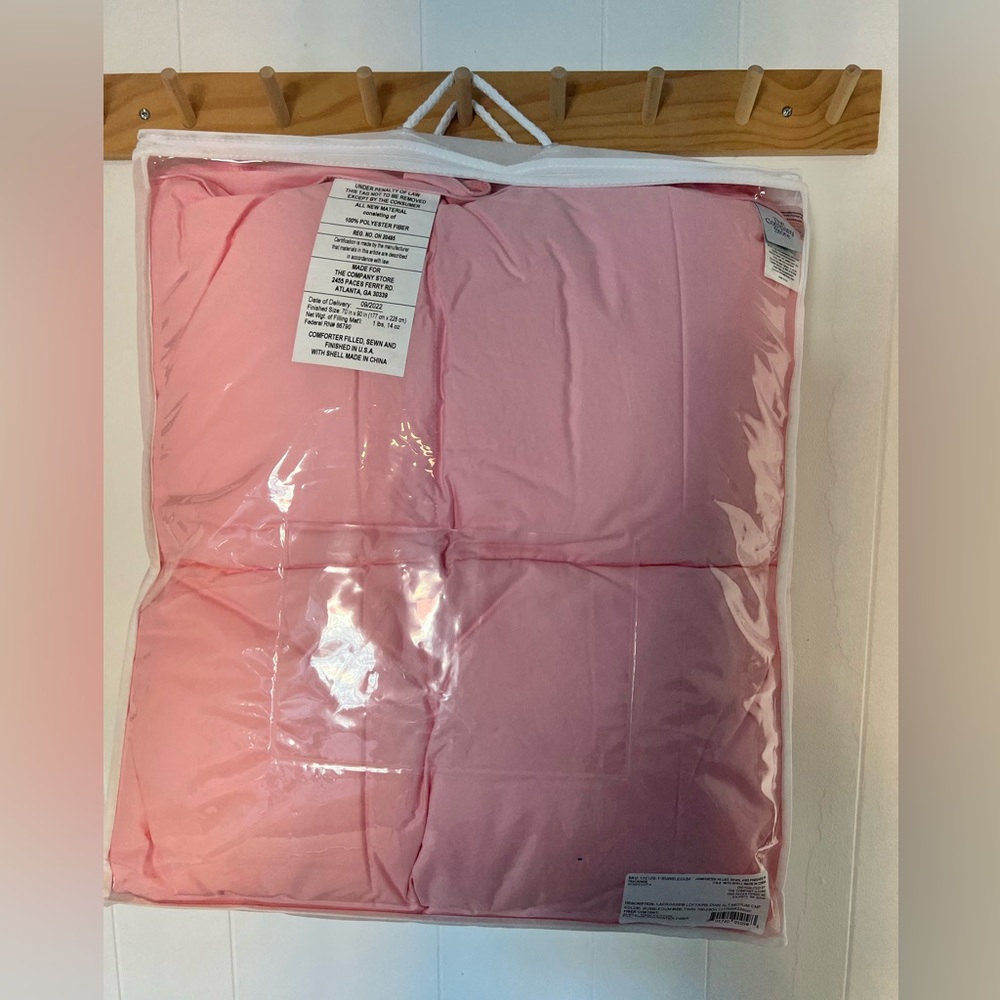 Company store twin alternative down comforter, twin, pink, new with tags